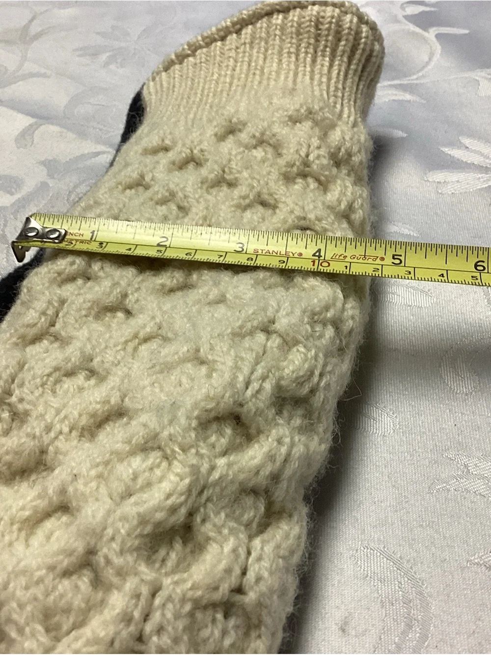 Cream Cable Knit Women's Sweater Mittens